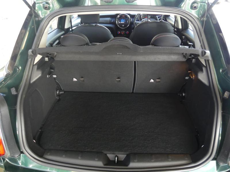 MINI Hatch Photo 877351b4-4dff-42cd-97e5-bad726b60363.jpg