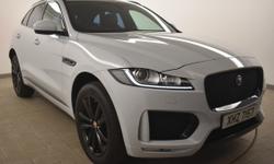 Jaguar F-PACE Photo 0
