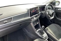 VOLKSWAGEN T-Roc Photo 2