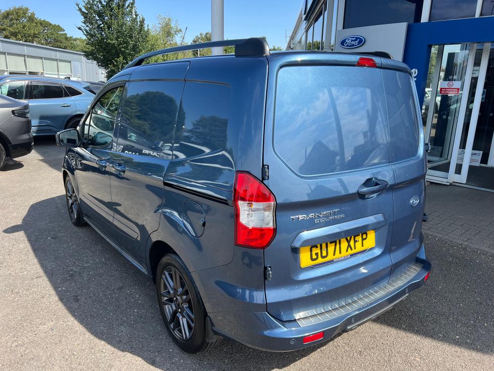 Ford Transit Courier Photo 877b0d37-473f-461e-a87b-31bd5cf9862e.jpeg