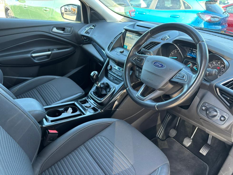 Ford Kuga Photo 877b1ab0-c67b-4a1e-b91b-da8ccf5ae454.JPEG