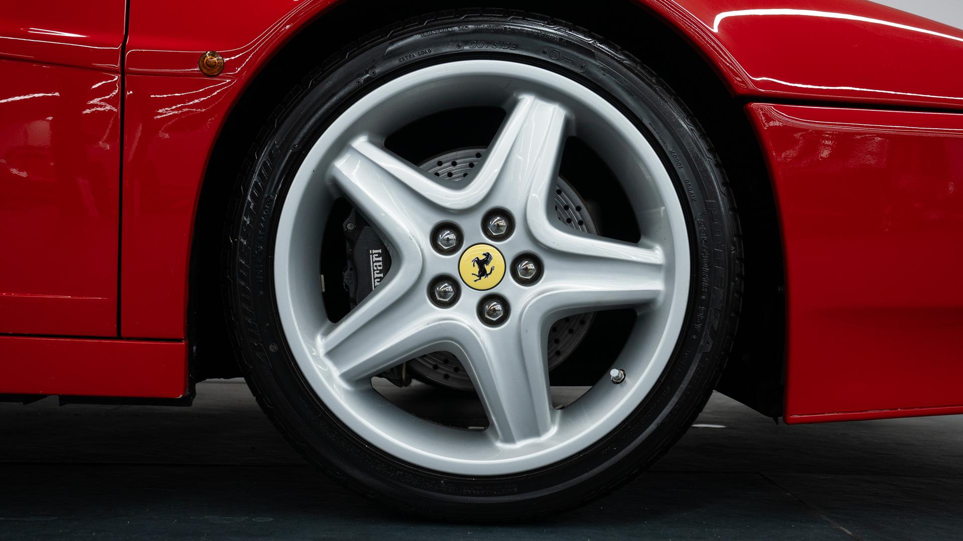Ferrari 512 Photo 877debea-cc9c-46f9-8ee7-b7942370b2f6.jpg