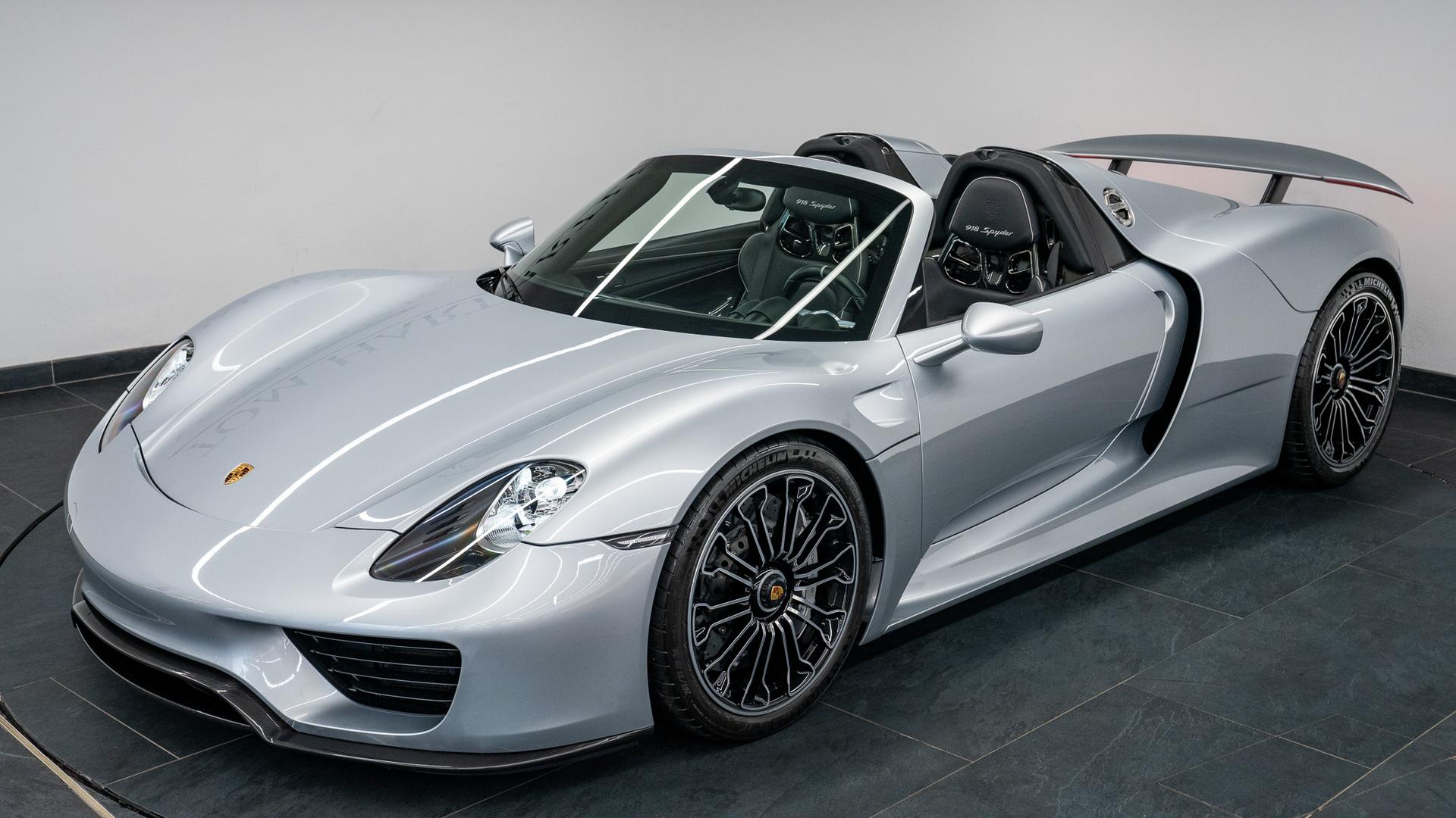 Porsche 918 Photo 8781e158-b38e-4dd3-a0e7-32ffa12ce580.jpg