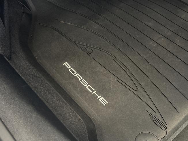 PORSCHE 911 Photo 33