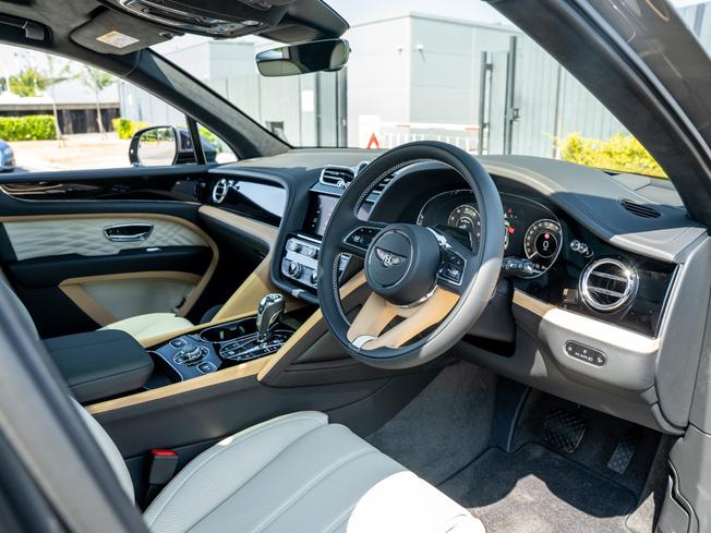 BENTLEY Bentayga  Photo 11