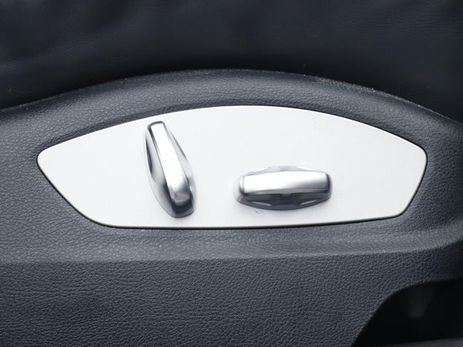 PORSCHE Macan Photo 25