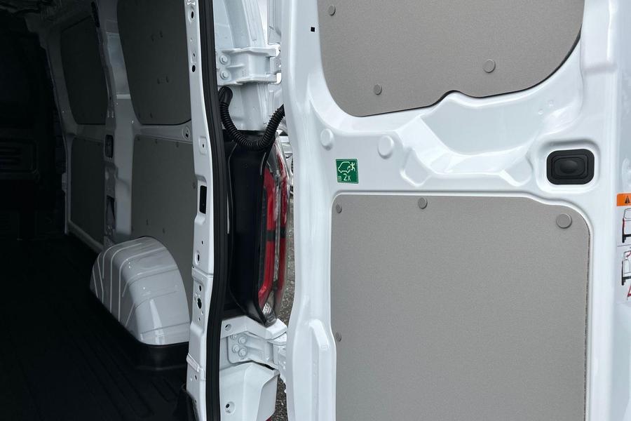 Ford TRANSIT CUSTOM Photo 87a0a36a-3fd6-46db-a5d3-c06ba001f87c.jpg
