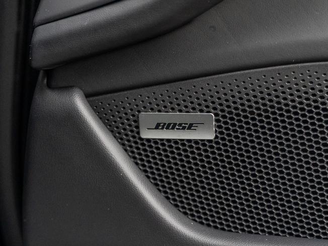 Porsche Taycan Photo 25