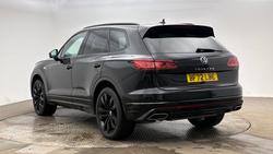 VOLKSWAGEN Touareg Photo 3