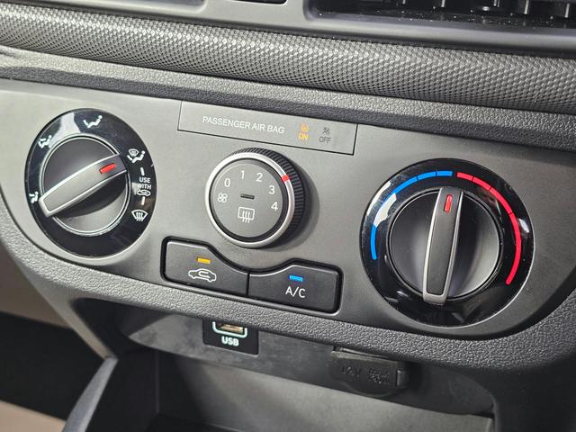 Hyundai i10 Photo 87b37a66-8e3b-4dab-8048-fd757b6ad7a1.jpg
