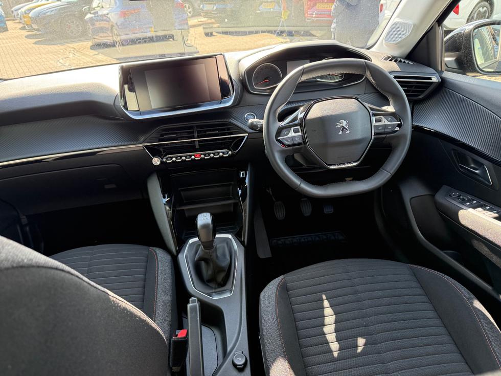 Peugeot 208 Photo 87c13e89-b7b6-4f22-87e9-f4da89e2efd9.jpeg