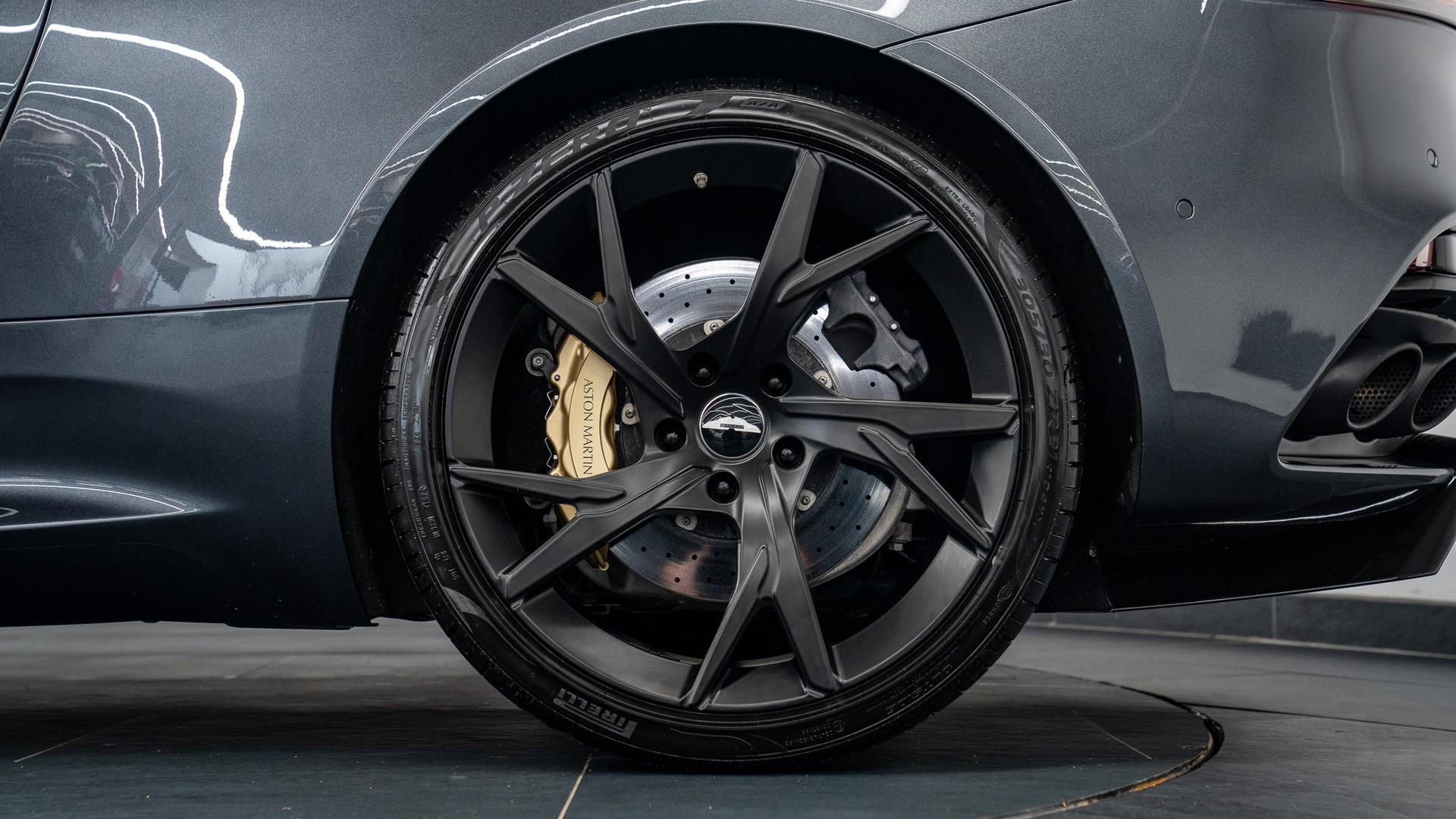 Aston Martin DBS Photo 87c3fb77-1e19-4934-ac8c-db180e12c6b6.jpg