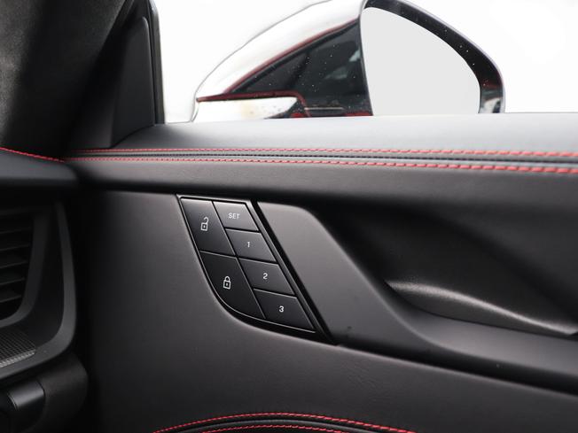 PORSCHE 911 Photo 33