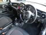 MINI Hatch Photo 15