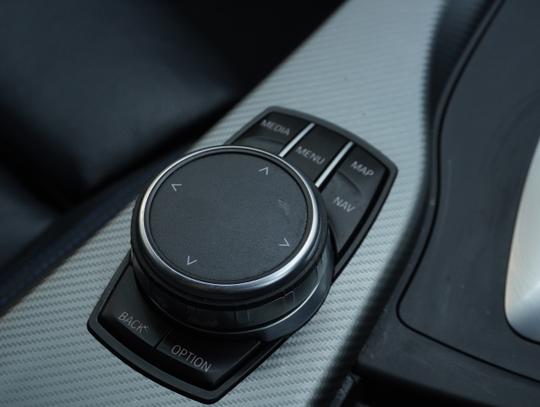 BMW 3 Series Photo 87d16282-dfd3-414a-ac94-1e904244effa.jpg