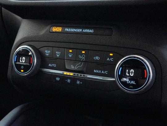 Ford Kuga Photo 87e57f11-313a-436b-9330-f7b44688bd51.jpg