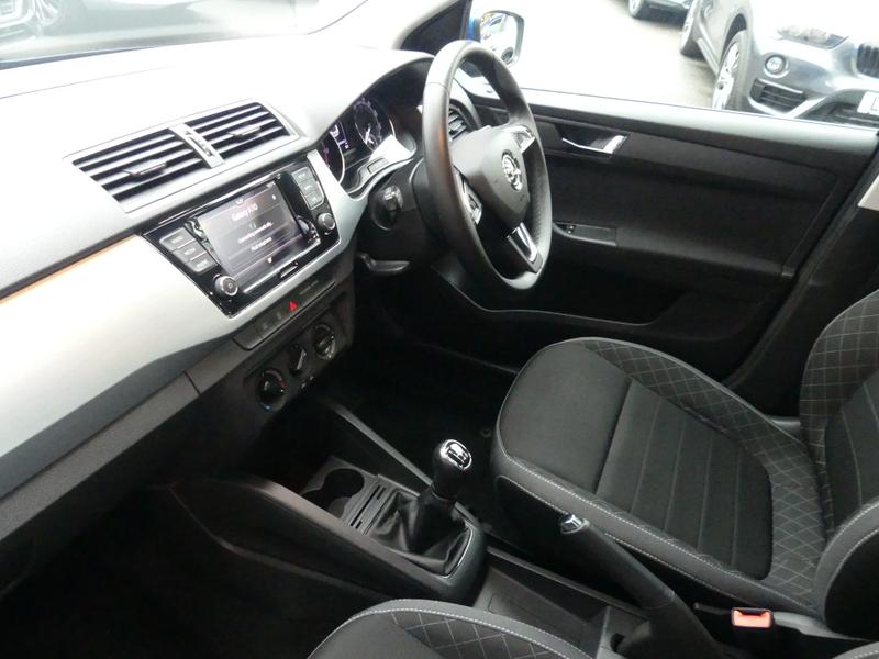 Skoda Fabia Photo 87e8cfa8-739e-4388-98c1-2ed0c264874b.jpg
