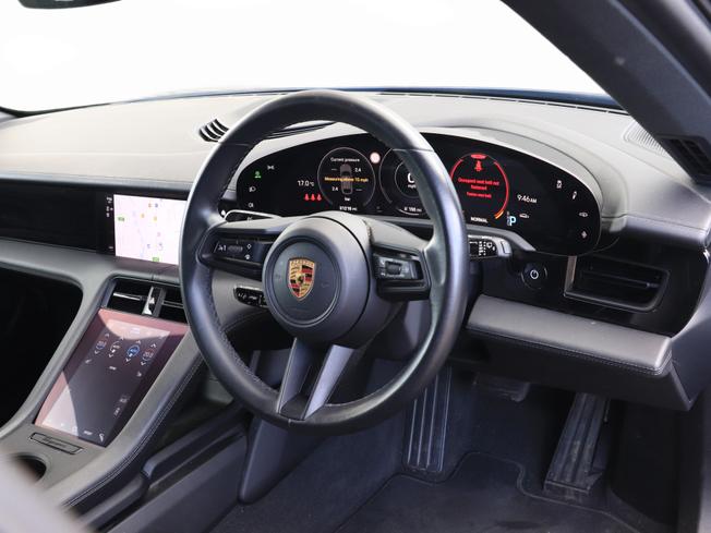 PORSCHE Taycan Photo 13