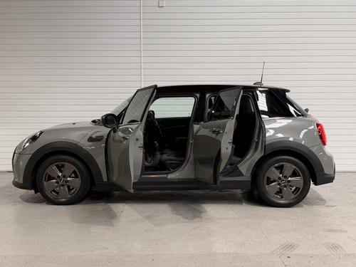 MINI Hatch Photo 87ed97ff-c6fe-48b6-b9ab-235ebe8e9a57.jpeg