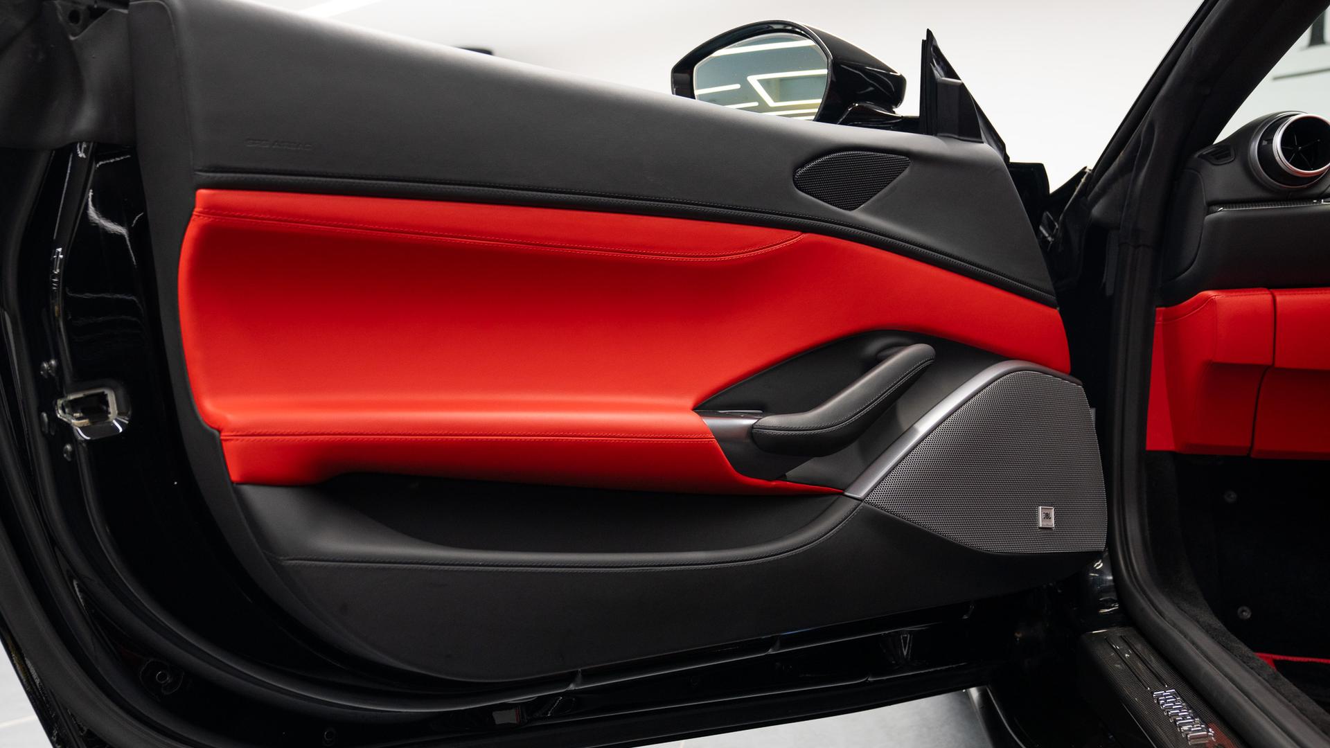 Ferrari Portofino Photo 87f25445-690f-425c-a06e-93c8d095f2ea.jpg