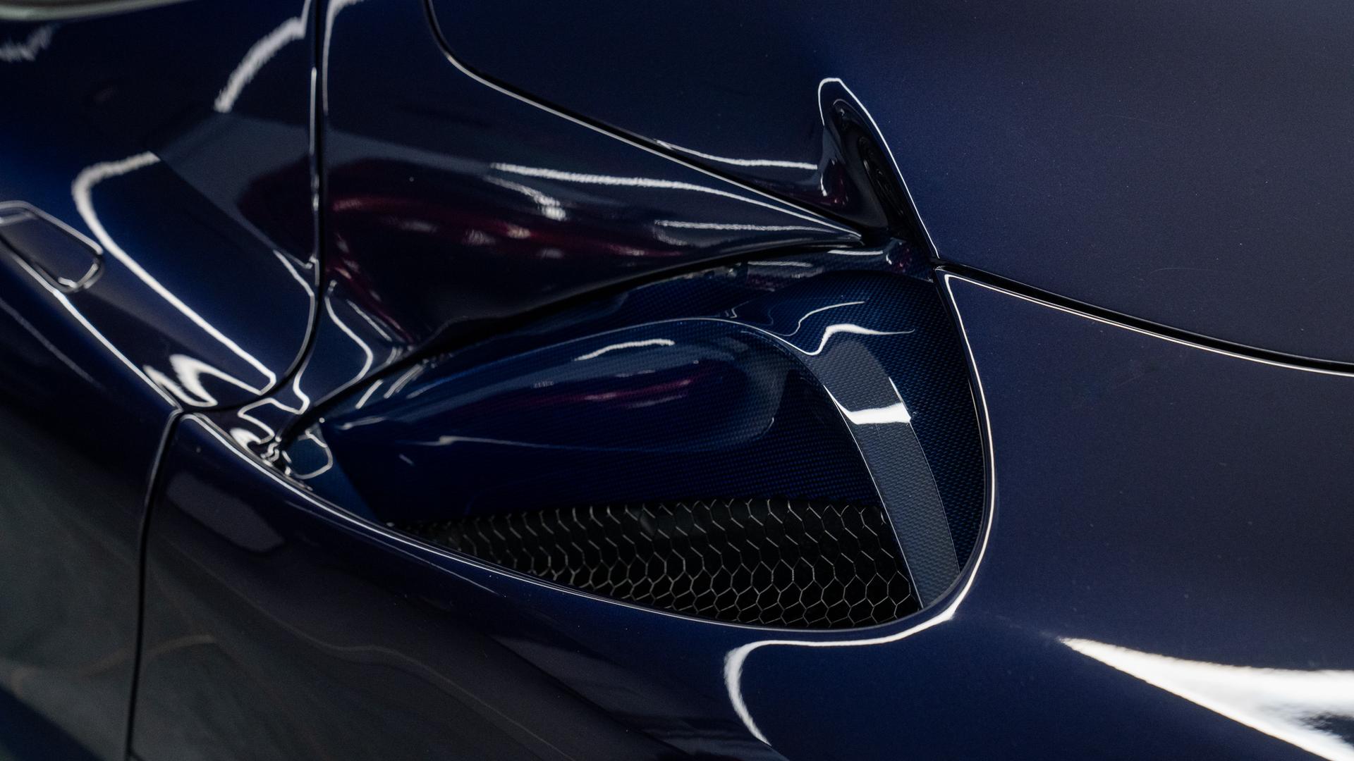 Ferrari SF90 Photo 87f7f5fa-18c5-404d-a9e6-c8af2a400bc3.jpg