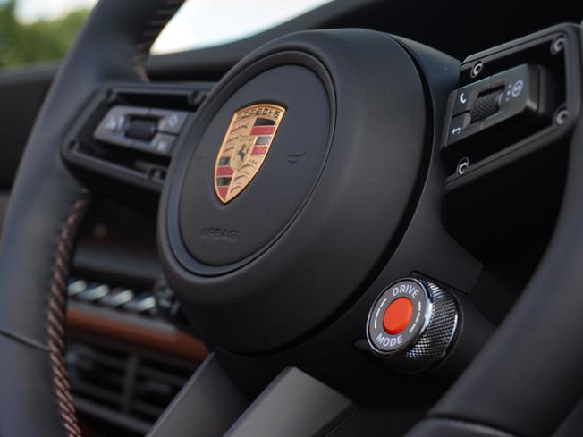 PORSCHE 911 Photo 37