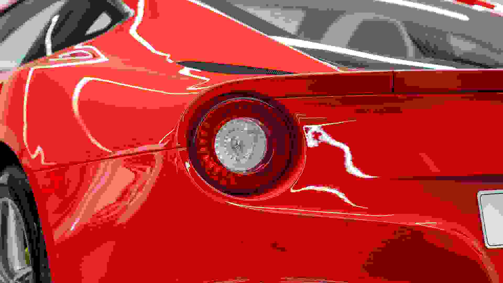 Ferrari F12 Photo 8808a9c5-391b-4ab1-ac48-c1efb4704f36.jpg
