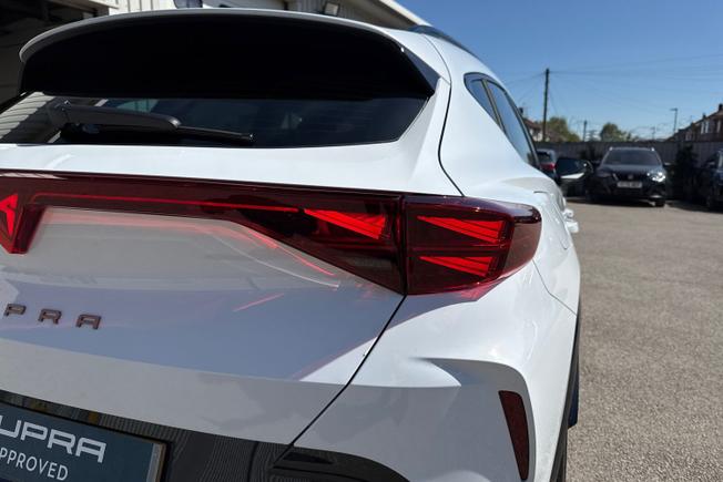 CUPRA Formentor Photo 18