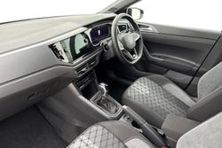 Volkswagen  Polo  Photo 2