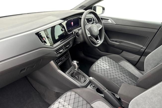 Volkswagen  Polo  Photo 2
