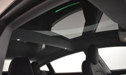 Tesla MODEL 3 Photo 17