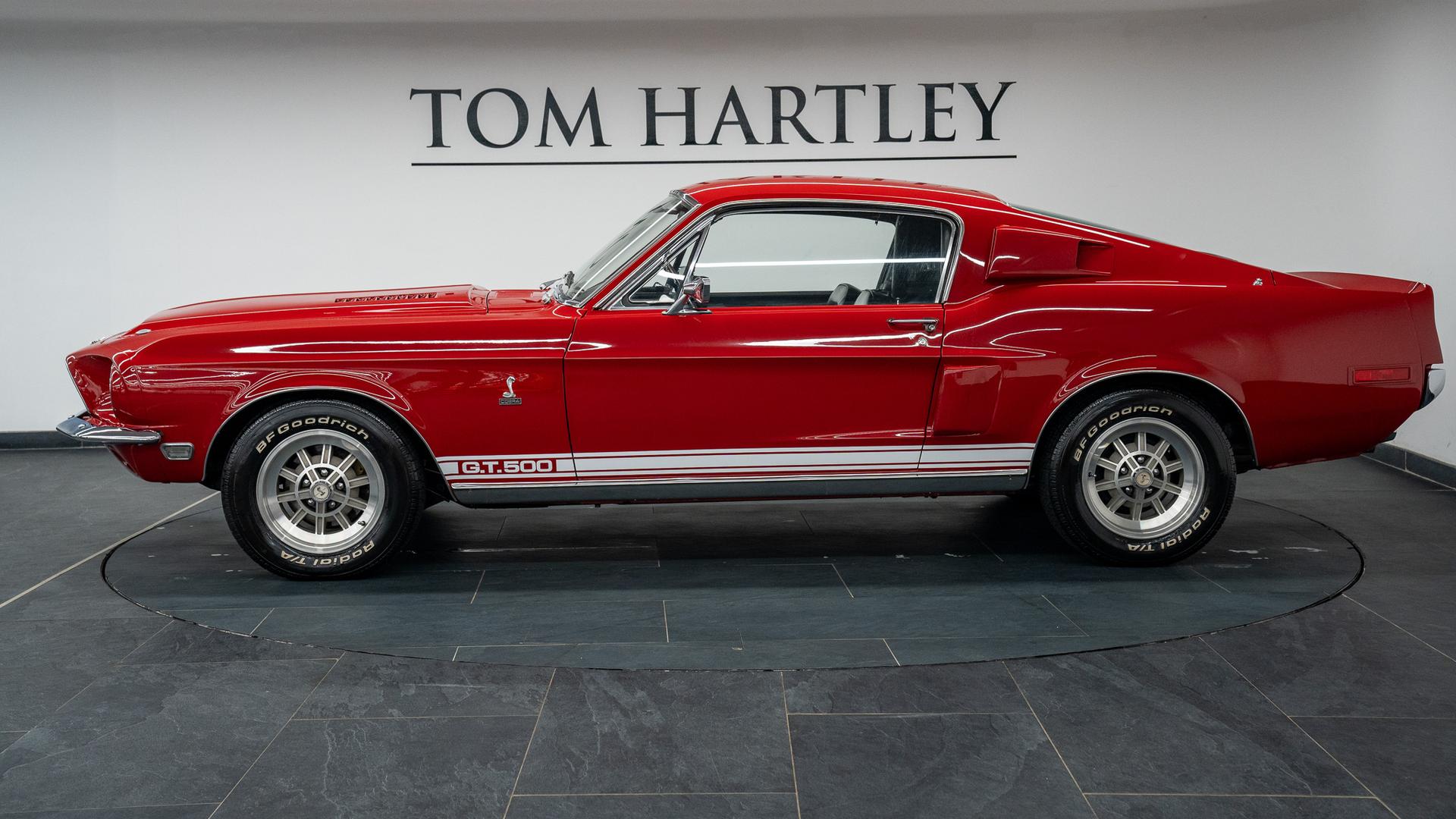 Ford Mustang Photo 884cd8f6-3f49-49a2-a18f-03bfbd08eeb6.jpg