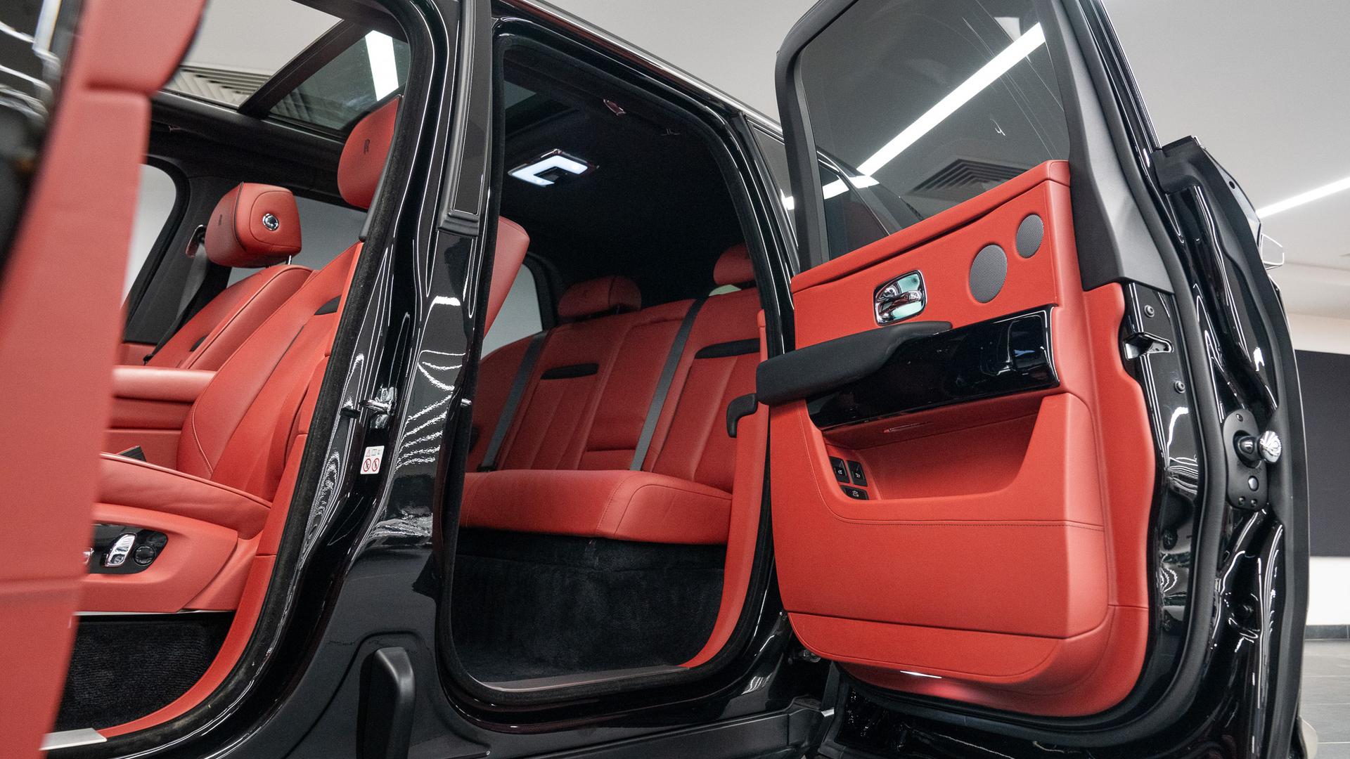 Rolls-Royce Cullinan Photo 8863e382-e95f-4912-b007-25a585479f24.jpg