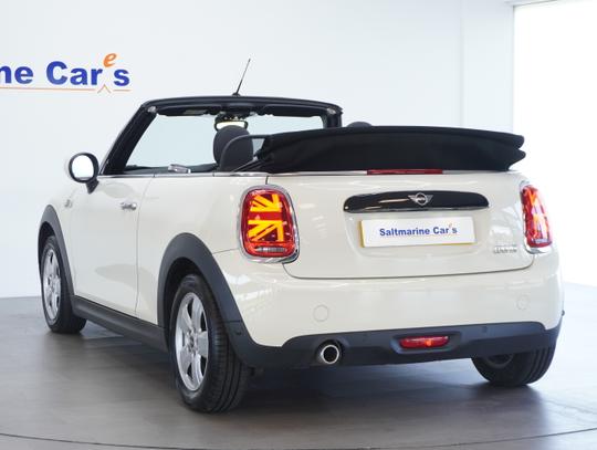 MINI Convertible Photo 88715168-0d48-4207-b80c-f72a420f72cc.jpg