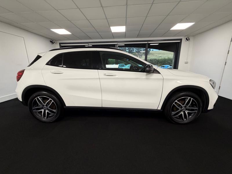 Mercedes-Benz GLA Photo 8877cb8e-4759-4594-a2aa-e65e450d2712.jpg