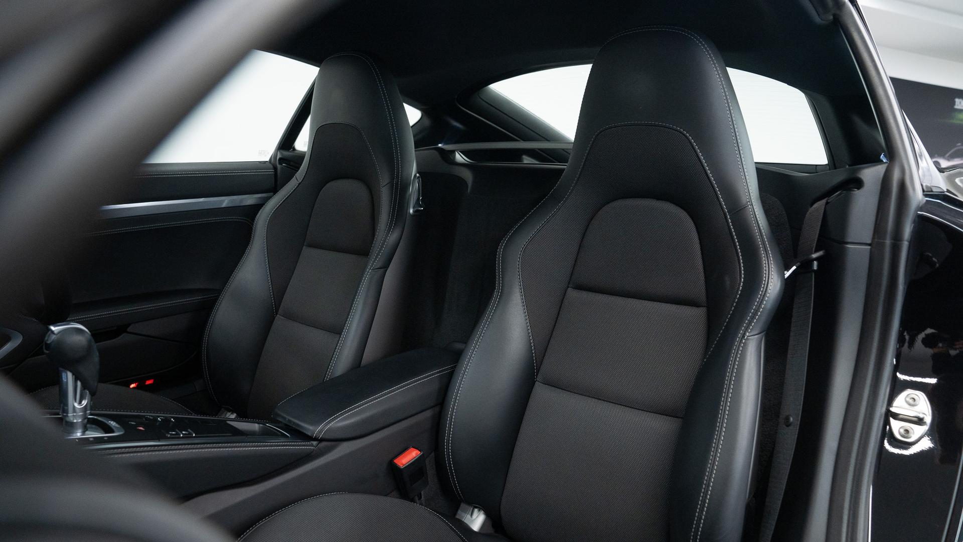 Porsche 718 Cayman Photo 8883eb6b-4346-4254-9d7e-2ae09c174f73.jpg