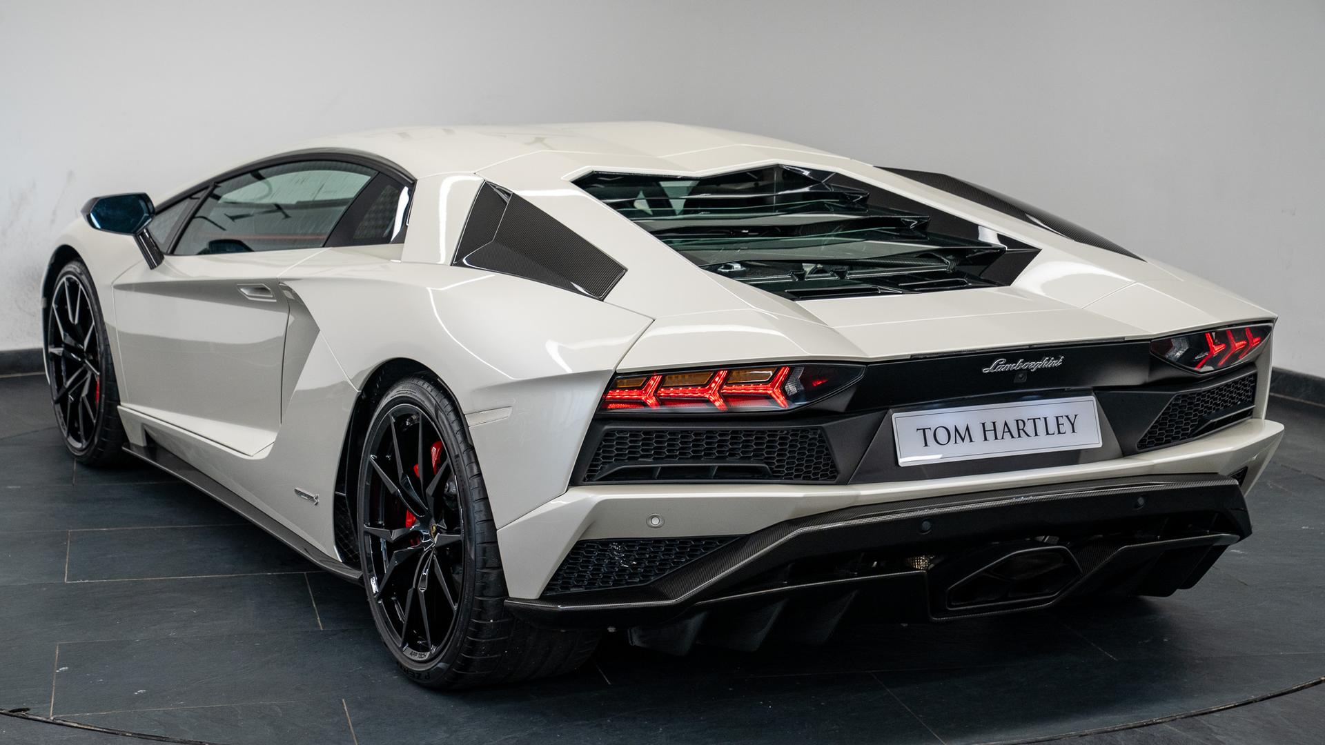LAMBORGHINI Aventador Photo 8885e932-63b3-4493-a31b-463835cc947e.jpg