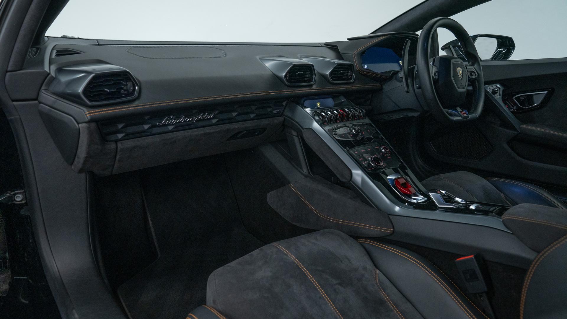 LAMBORGHINI Huracan Photo 888e34b5-680e-421b-846a-7a3e23b0151a.jpg