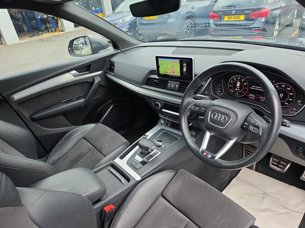 Audi Q5 Photo 1