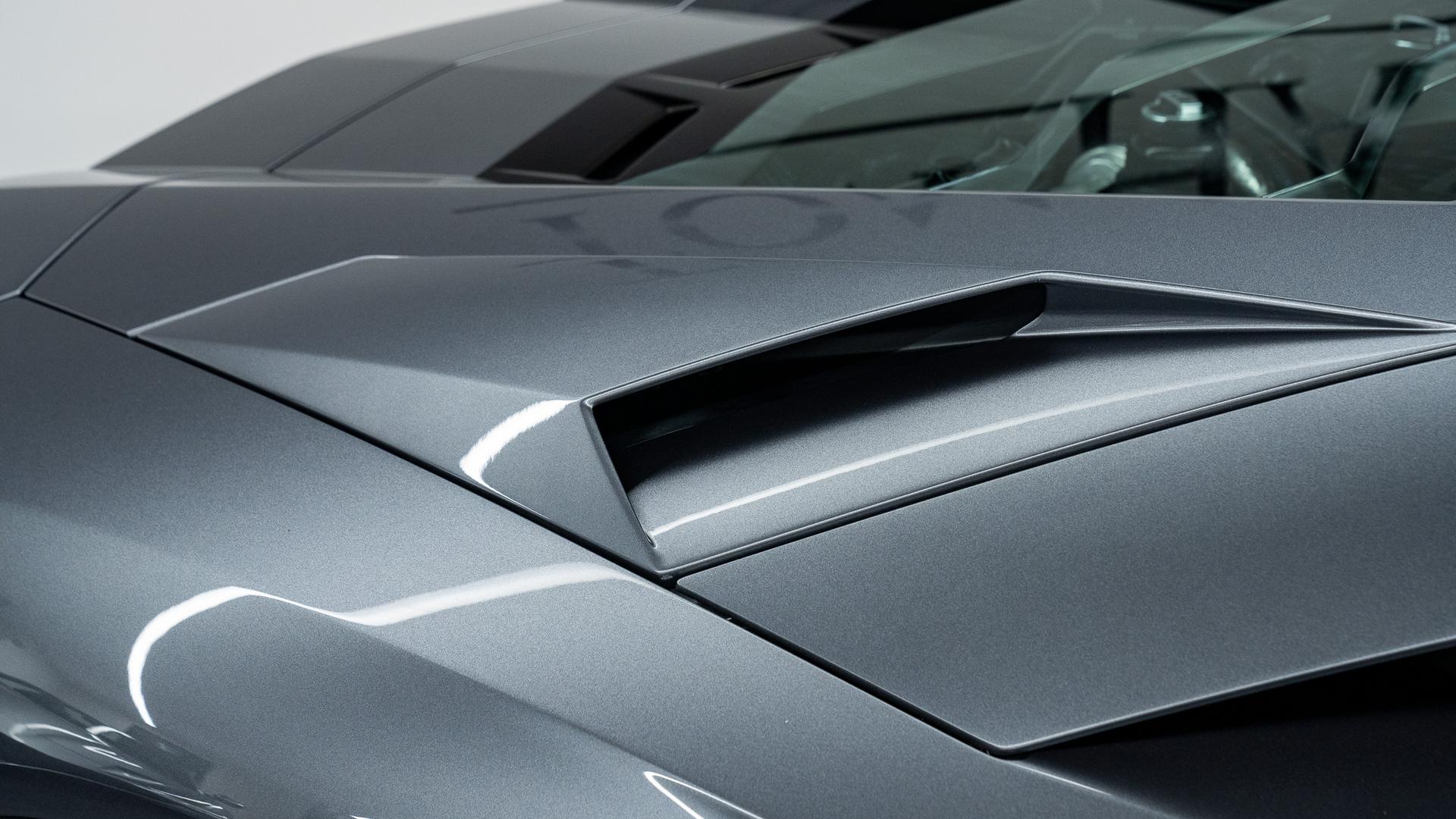 LAMBORGHINI Aventador Photo 8897945d-97f2-4e08-81f1-b4475438991a.jpg