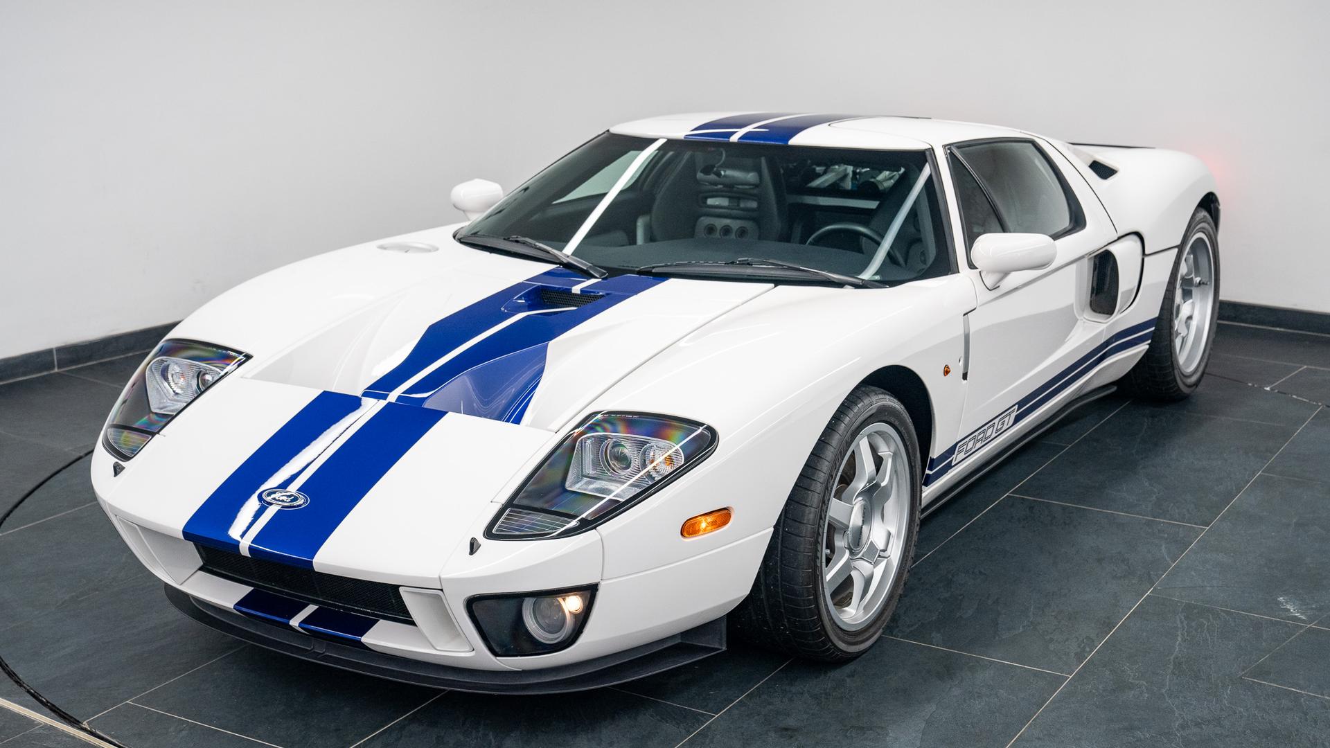 Ford GT Photo 889c66cb-8b9b-4587-b333-1878d35c8c1e.jpg