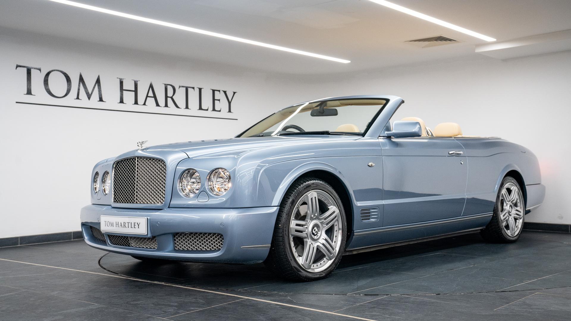 Bentley Azure T Photo 889ea708-2c78-459e-957d-e2765631f78c.jpg