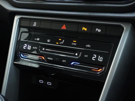 Volkswagen T-Roc Photo 88ad4342-4670-48da-a644-4659a0b0714c.jpg