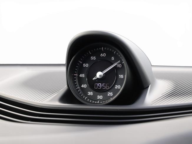 PORSCHE Taycan Photo 17