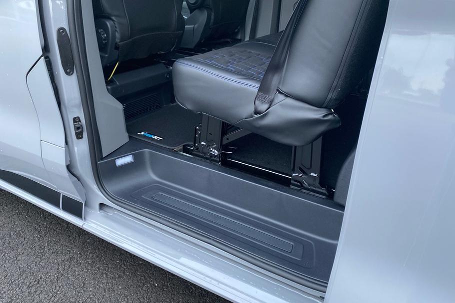 Used Ford E-TRANSIT CUSTOM L1DCIVMSRT5 17