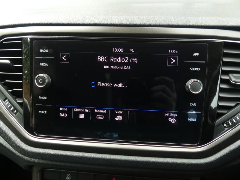 Volkswagen T-Roc Photo 88ba2c79-8b69-4cef-b1b0-ca2c43e55c60.jpg