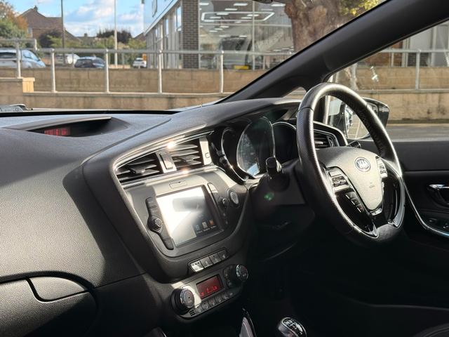 Kia Ceed Photo 88c380ae-f108-4faf-a009-01f52f71b48e.jpg