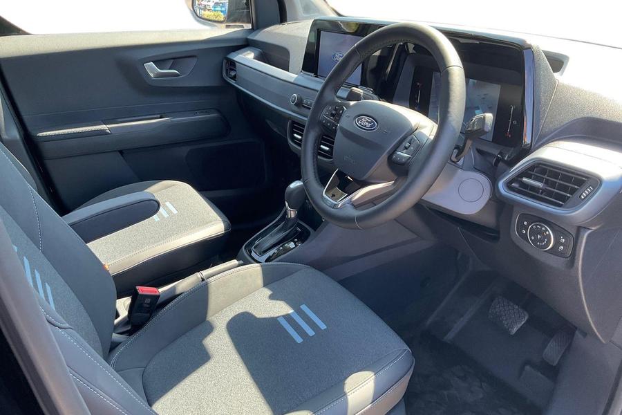 Ford TRANSIT COURIER Photo 88d1bb76-0106-4e25-b252-6007346d32ef.jpg
