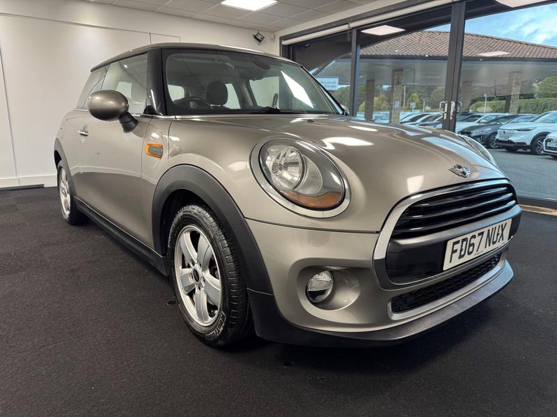 MINI Hatch Photo 88e29a13-d35a-47e8-8b28-50d3371841eb.jpg