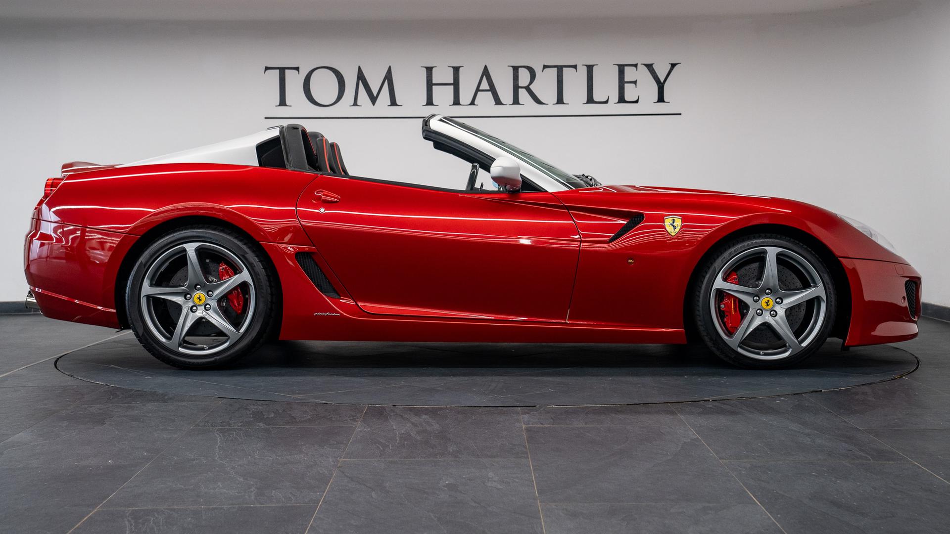 Ferrari 599 Photo 88e5c4fb-4ba4-4d49-97a1-111df9307c16.jpg